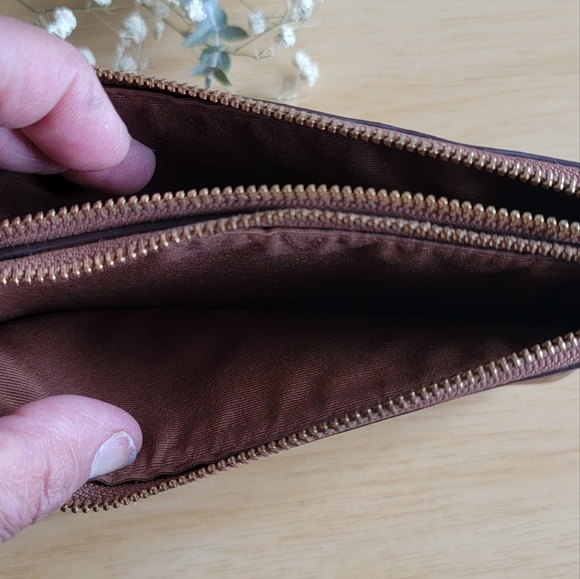 Coach Brown Pebbled Leather Wristlet 2 Zip Compartments.Vintage - Picture 6 of 11